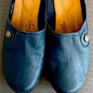 SoftStlye 8.5 Navy Slip On Mule